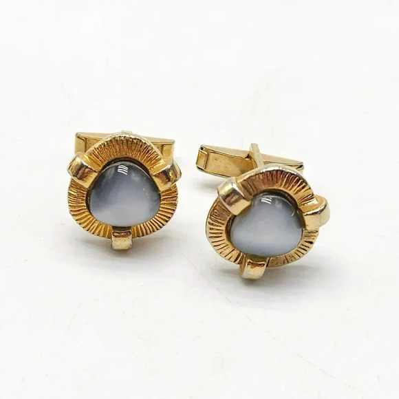 Gray Lucite Abstract Triangle Unisex Vintage Gold Tone Cufflinks - Picture 1 of 4